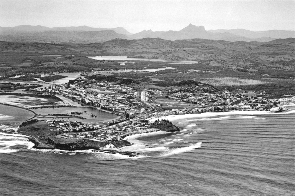 Aerial of Tweed Heads and Coolangatta - Circa 1953 - 1000x666.png
